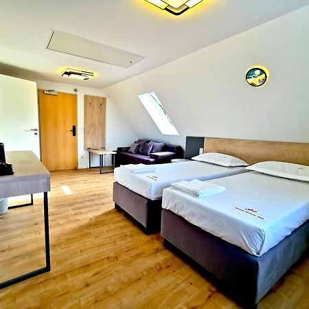 Home Inn Hotel ドルマーゲン エクステリア 写真