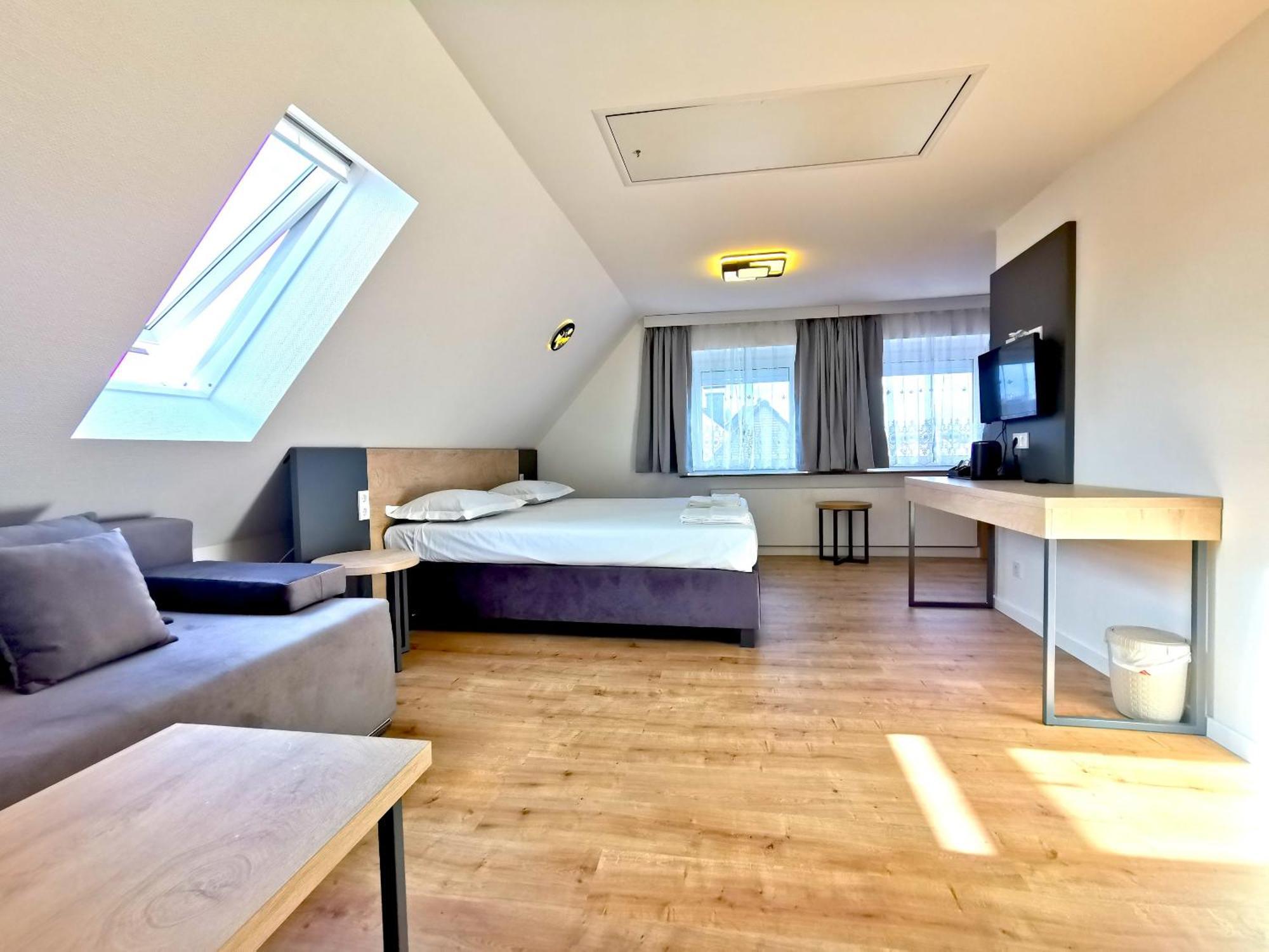 Home Inn Hotel ドルマーゲン エクステリア 写真