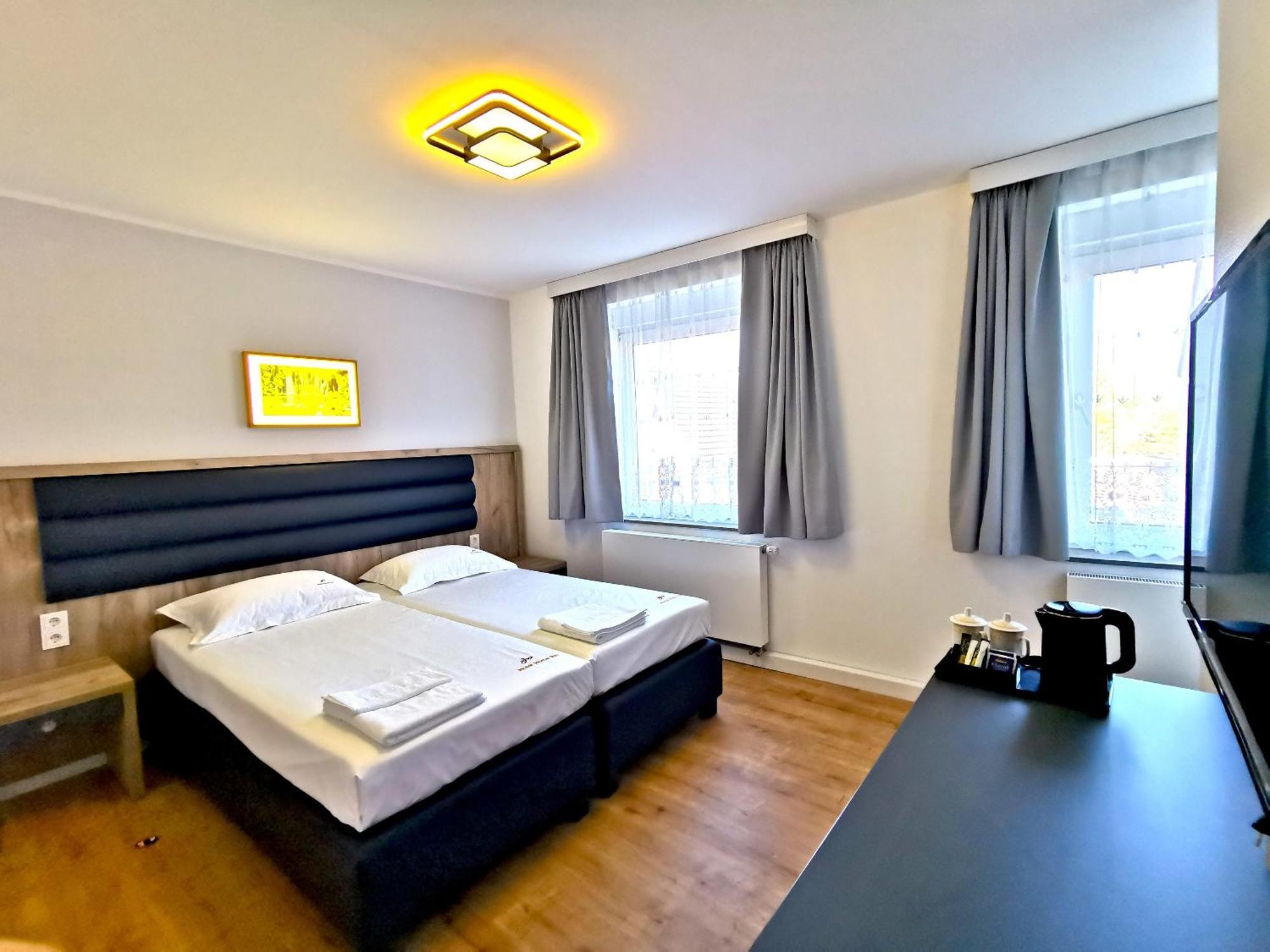 Home Inn Hotel ドルマーゲン エクステリア 写真