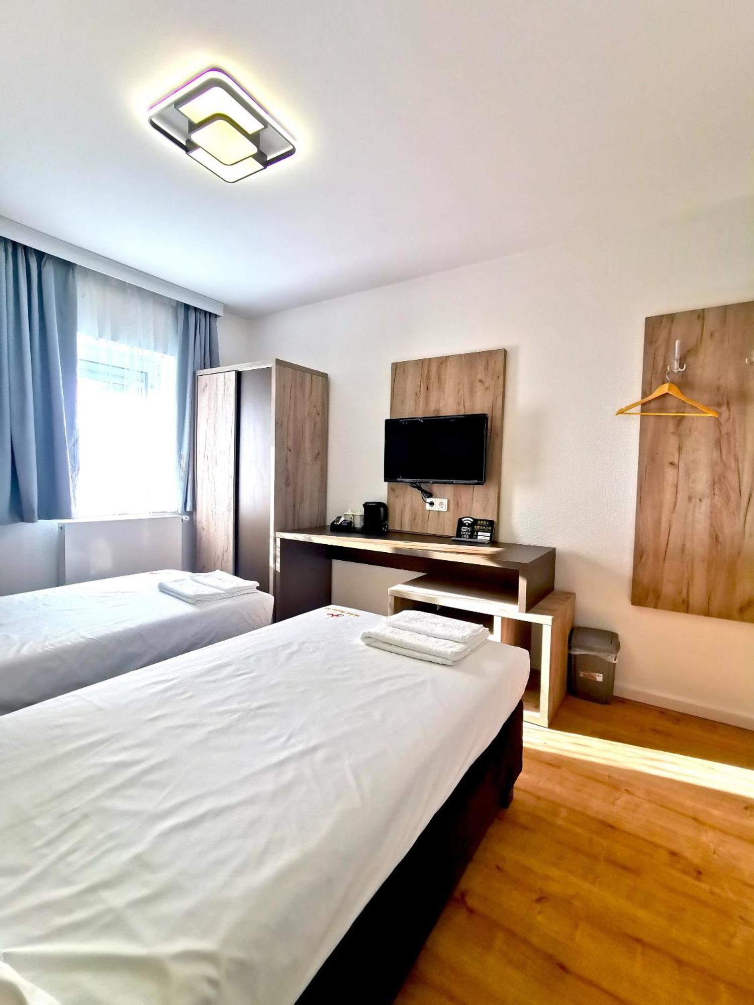 Home Inn Hotel ドルマーゲン エクステリア 写真