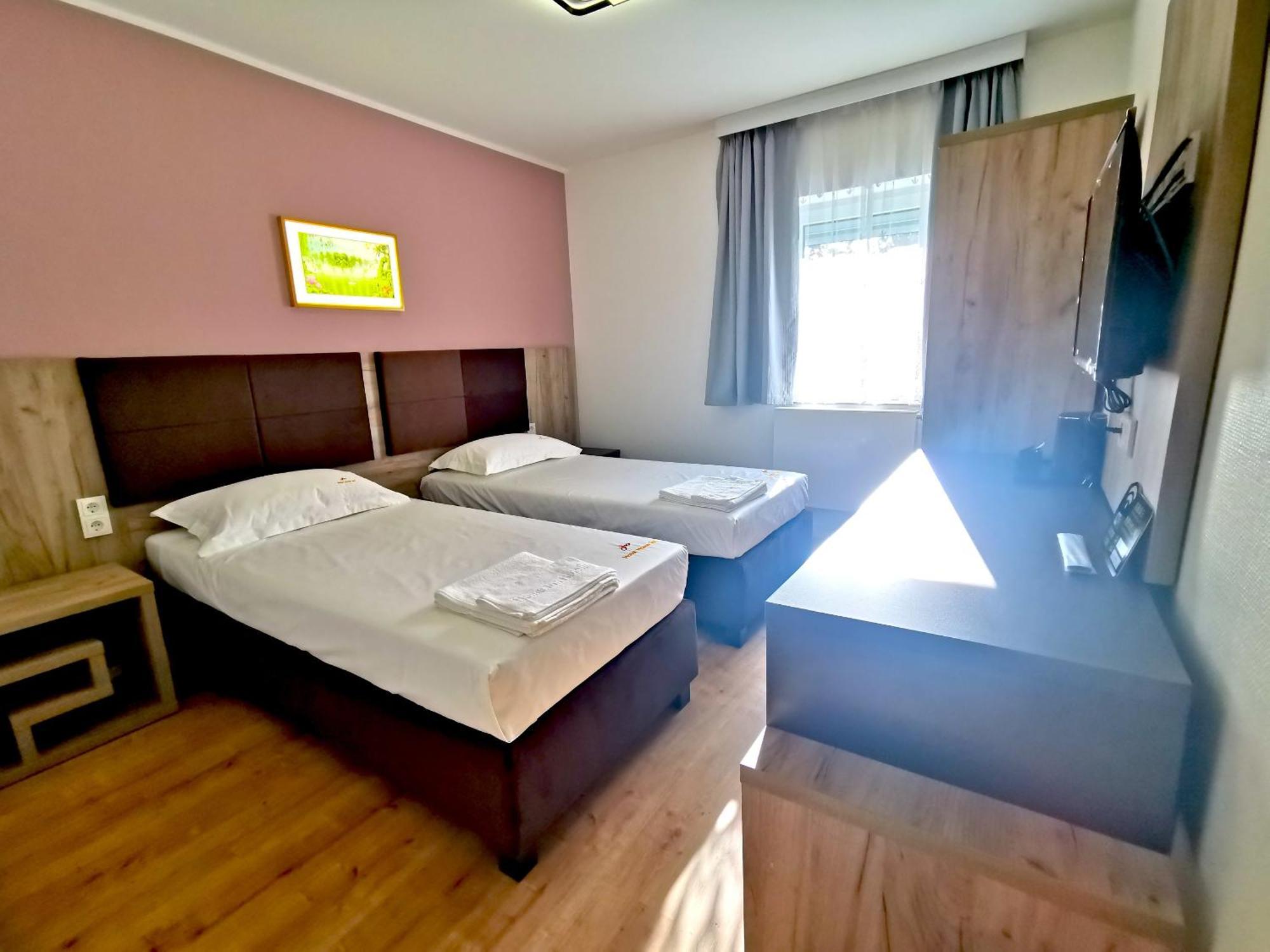 Home Inn Hotel ドルマーゲン エクステリア 写真