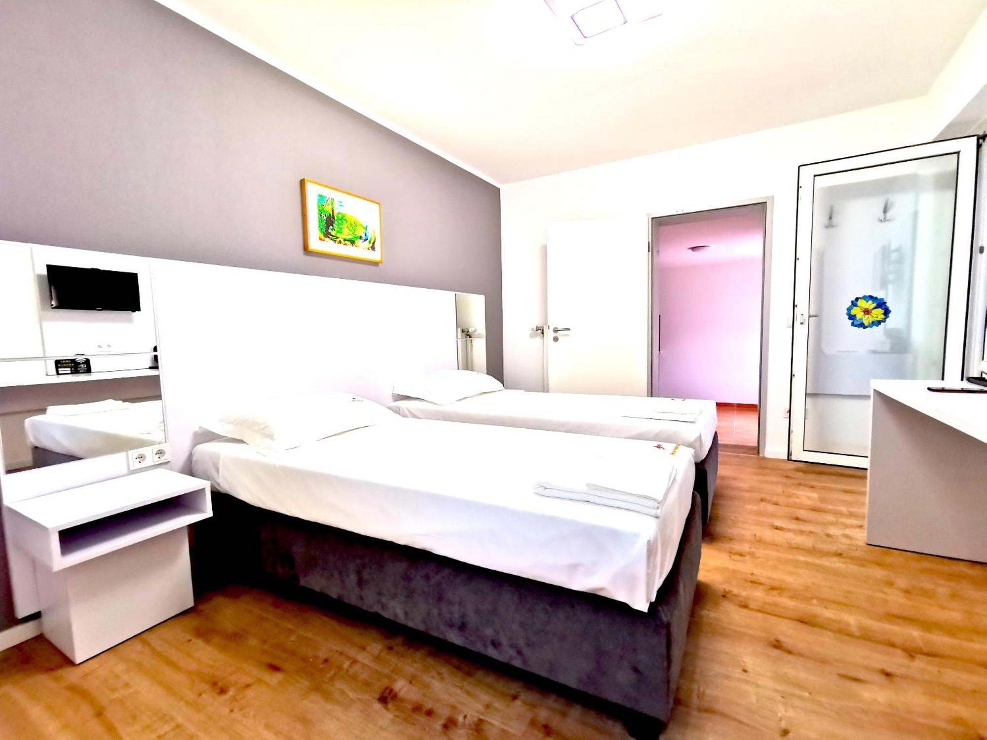 Home Inn Hotel ドルマーゲン エクステリア 写真